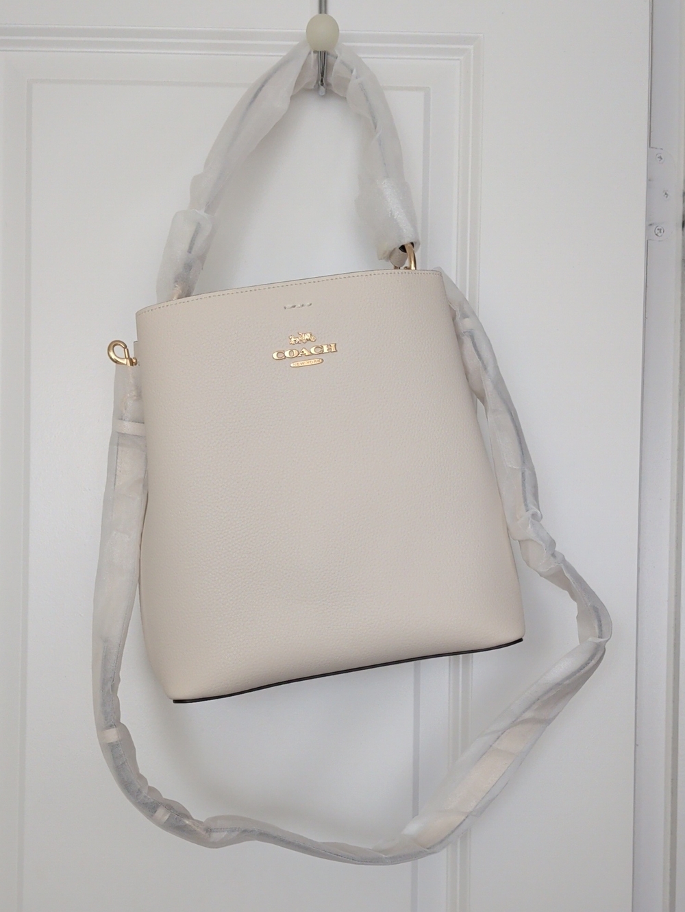 Coach Cream Pebbled Leather Bucket Bag with Gold Hardware